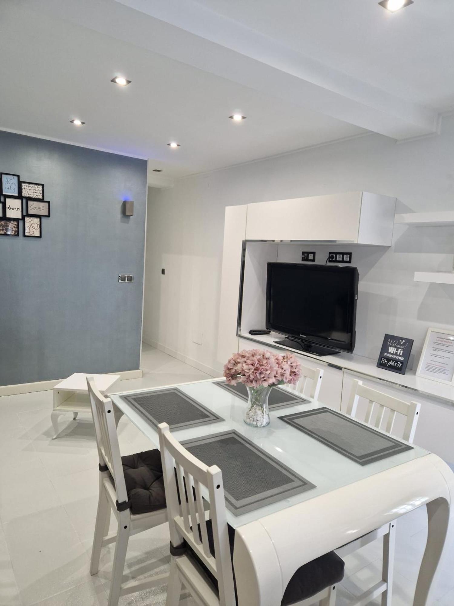 La Casita De Antonella - Centro De Комильяс Экстерьер фото